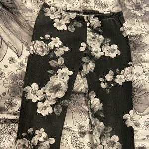 White flowers leggings